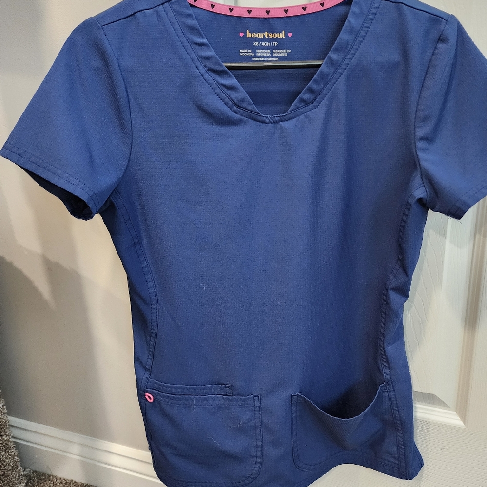Scrub set
